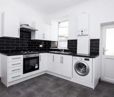 2 bedroom House To Let Total Size: 688 SQ FT - Photo 3