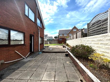 Y Llwyn, Coedcae, Llanelli, SA15 1JT - Photo 4