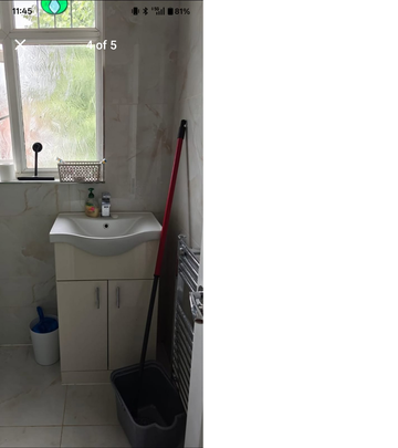 1 bedroom in a flat share to rent - Photo 1