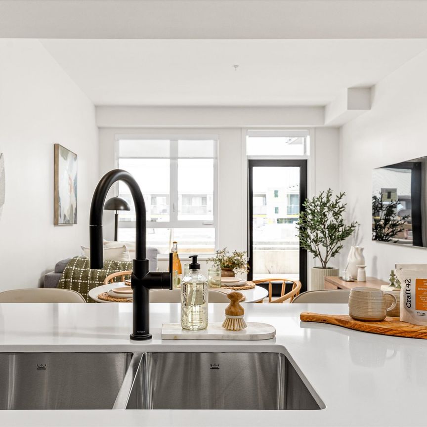 Live Kovo – 3 Bed |2 Bath Apartments for Rent - Photo 1