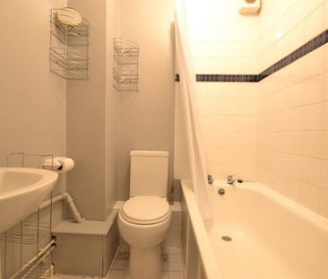 1 bedroom Flat To Let - Photo 4