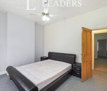 3 bedroom semi-detached house to rent - Photo 6