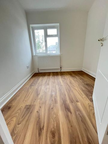 3 bedroom apartment to rent - Photo 2