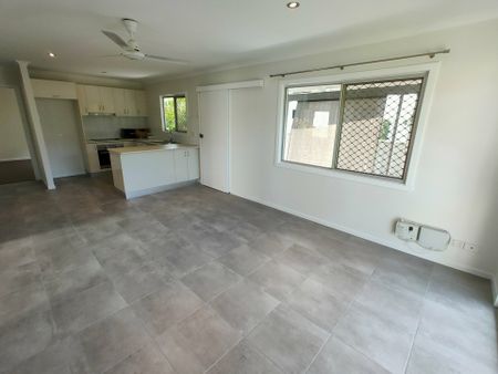 INNER CITY DUPLEX!!!! - Photo 4