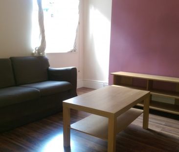 3 Bed Mid Terrace House - Photo 1