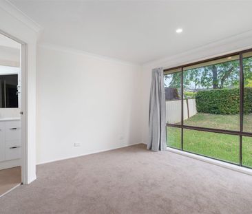 Family Comfort and Easy Living in a Quiet Moss Vale Setting - Photo 6