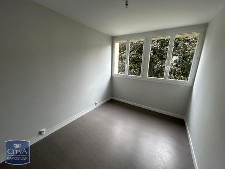 Location Appartement 5 pièces 82m² BEAUVAIS 60000 - Photo 4