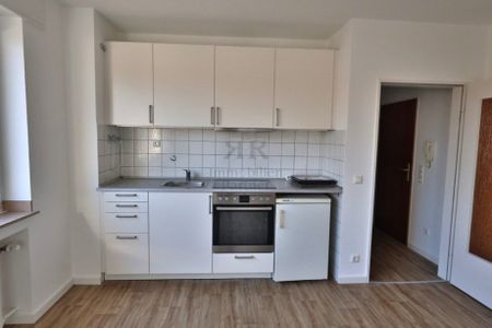 Schönes Apartment in einem ruhigen und gepflegten Mehrfamilienhaus mit einem modernen Bad. - Photo 3