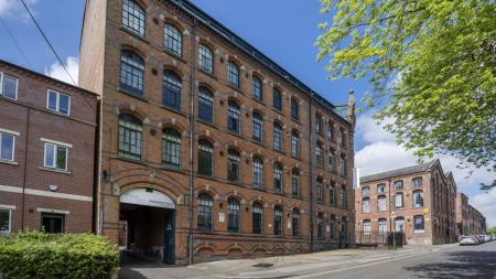 Bronze Studio - Photo 4