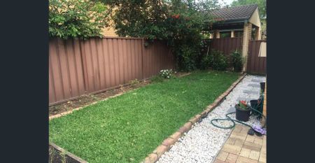 Townhouse for rent - Photo 3