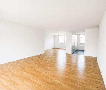 einzigartig, grosszügig, schön, modern - 2.5 ZWG per 01.02.2027 - Photo 1