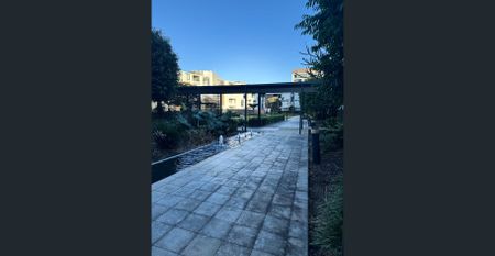 Fully Furnished-Super convenient & brand new 2B2B! Downstair East village shopping centre, Closed to BUS station & restaurant. - Photo 4