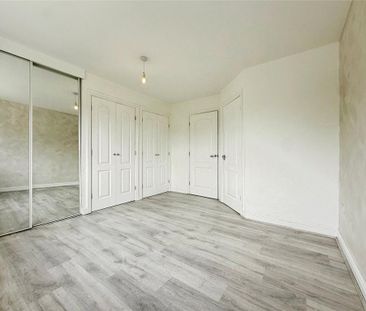 4 bedroom detached house to rent - Photo 4
