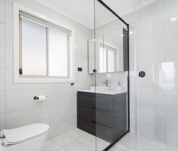 Modern comfort and space in a quiet court location - Photo 4