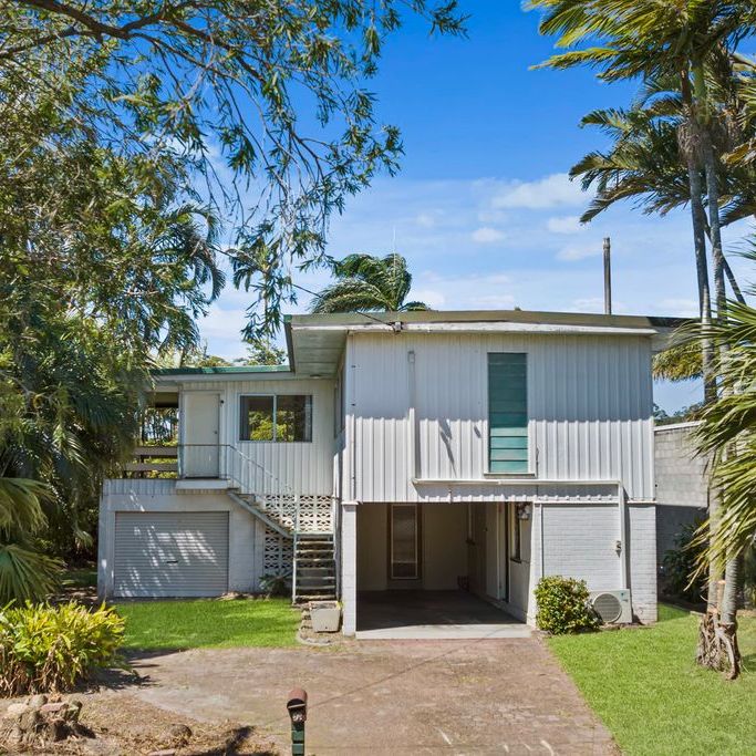 Beachside Living in Maroochydore's Most Desirable Pocket - Photo 1