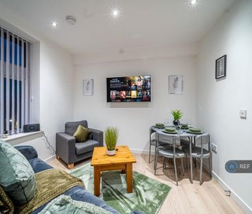 2 bedroom flat to rent - Photo 2