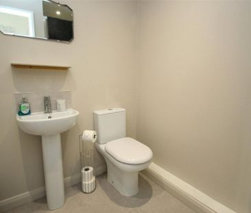 4 bedroom detached house to rent - Photo 6