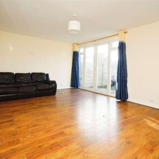 Bell Farm Avenue, Dagenham, RM10 - Photo 1