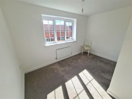 3 bedroom end of terrace house to rent - Photo 3