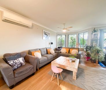 Single Level Family Home in Salamander Bay - Photo 6