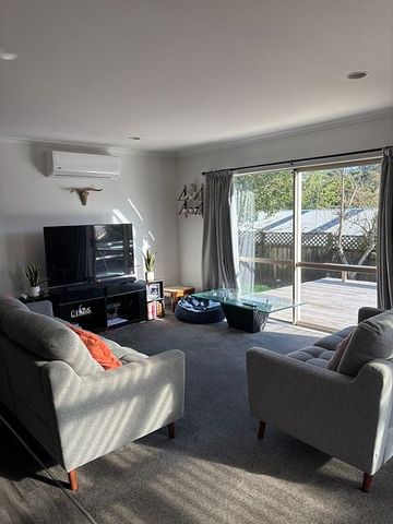Modern Family Home with Plenty of Space - Photo 3