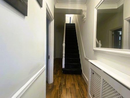 4 bedroom semi-detached house to rent - Photo 4