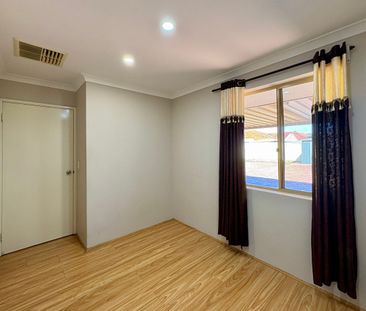 Family Home on a Large Block in Camillo - Photo 6