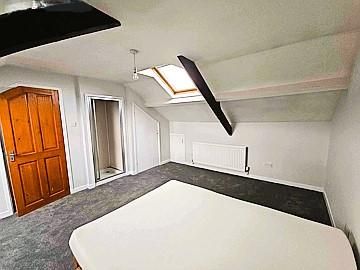4 bedroom flat to rent - Photo 3