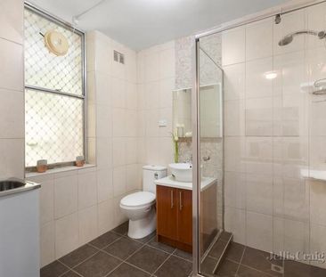 2/41 Morang Road, Hawthorn - Photo 3