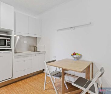 STUDIO IN THE CENTRE OF MANLY - Photo 2