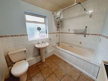 2 Bedroom Apartment to Rent in London Road, Kettering, NN15 - Photo 5