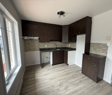 41/2 Près Du Cégep - Photo 2