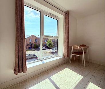Studio Flat, Harrow View, HA2 - Photo 1