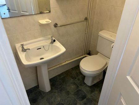 1 bedroom flat to rent - Photo 4