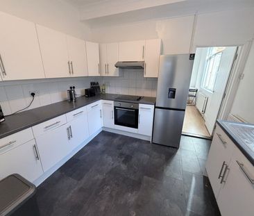 Room For Rent 32, Playfair Road, Southsea - Photo 3