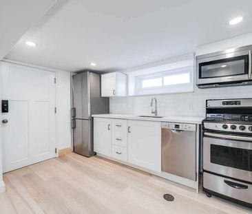 For Lease - 24 Barrington Avenue, Toronto, Ontario - Photo 3