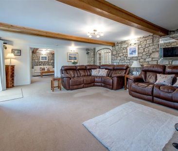 4 bedroom detached house to rent - Photo 3