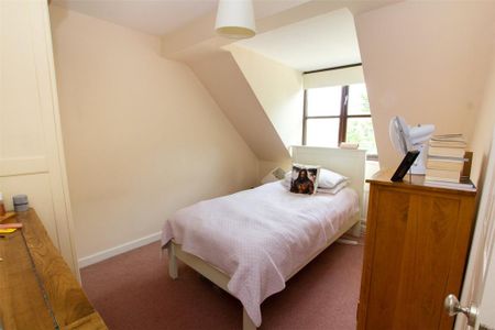 3 bedroom semi-detached house to rent - Photo 5