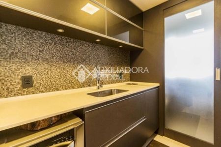 Apartamento com 2 quartos e 79m² para alugar em Jardim Europa, Porto Alegre. - Photo 2