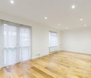 5 bedroom semi-detached house to rent - Photo 2