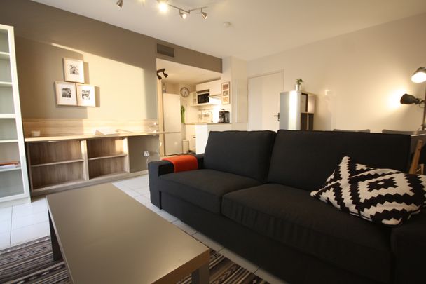 Location Appartement 2 pièces 40m² AIX EN PROVENCE 90ème - Photo 1