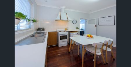 Charming Family Home - Photo 2