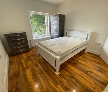 Room in a Shared Flat, Emmanuel House, CR2 - Photo 4