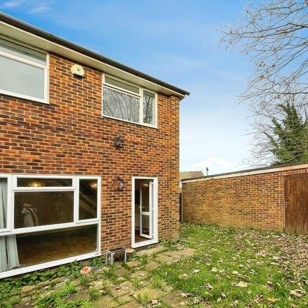 Jennery Lane, Burnham, Slough, SL1 - Photo 1