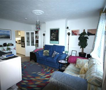 3 bedroom end of terrace house to rent - Photo 1