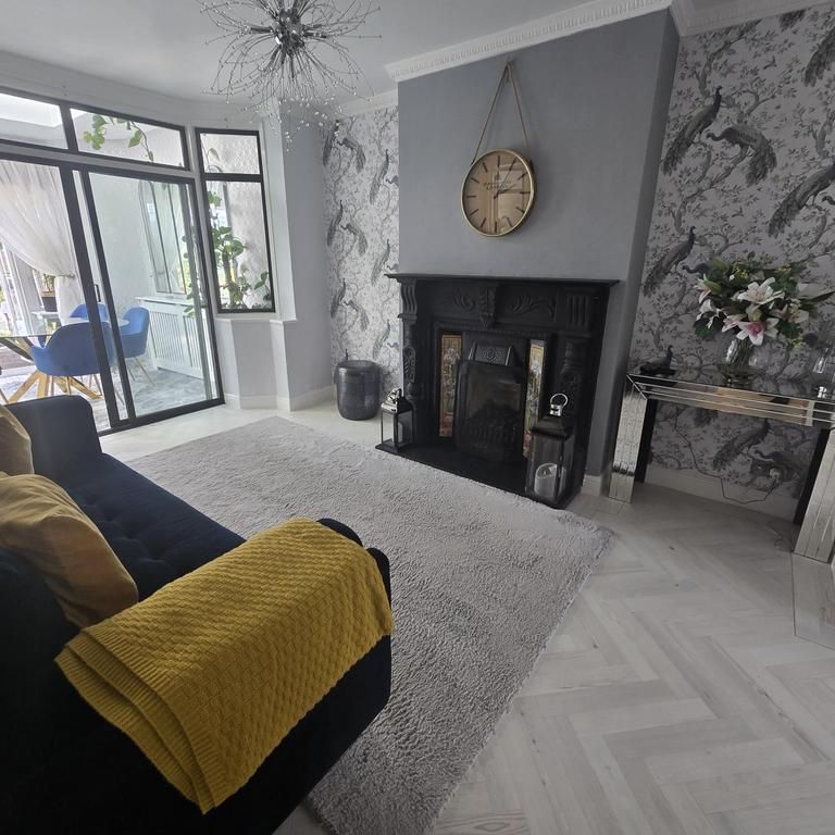 3 bedroom semi-detached house to rent - Photo 1