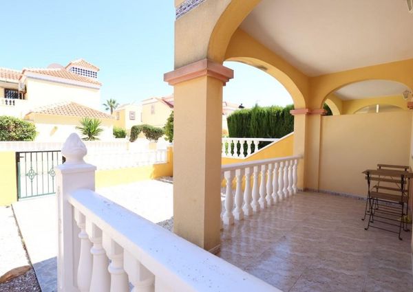 Adosado en la Regia . Temporada larga.