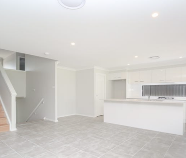 3 Cottonwood Close, Bolwarra Heights NSW 2320 - House For Rent | Do... - Photo 1