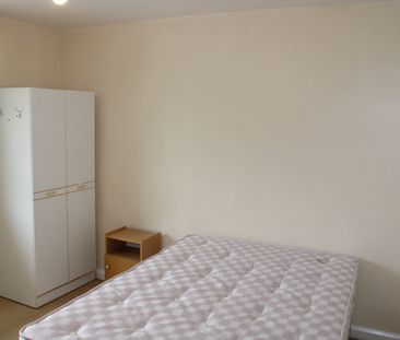 Hagley Road West, Birmingham, B32 - Photo 3