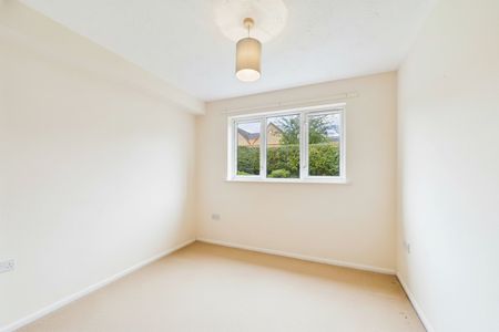 2 bedroom Flat in Stonefield Park, Maidenhead - Photo 2